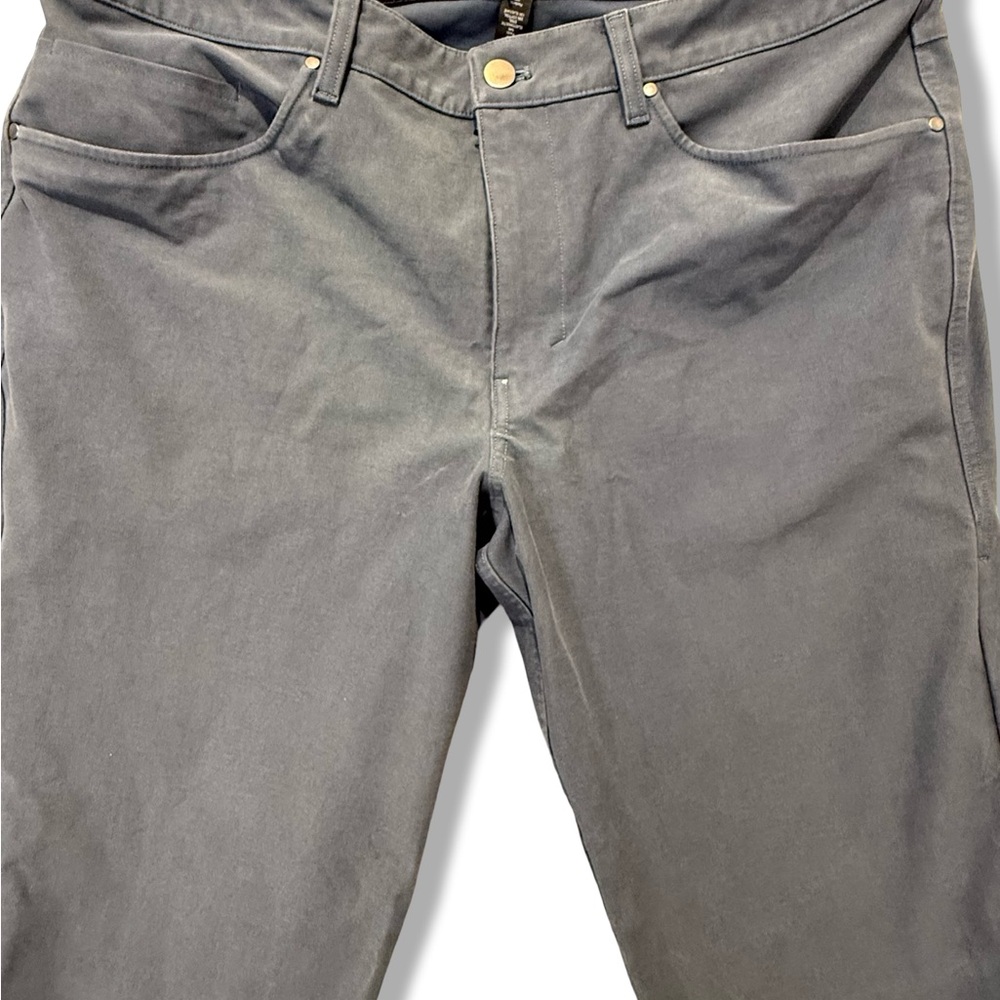 lululemon ABC Men's Chinos -size 36x32 Slim Modern Fit Blue Excellent Condition - Picture 2 of 7